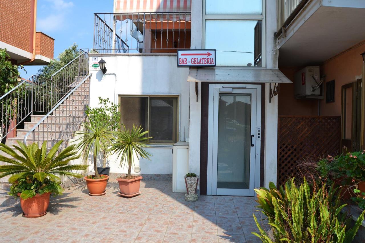 ג'יצריה Hotel Ristorante L'Avvenire מראה חיצוני תמונה
