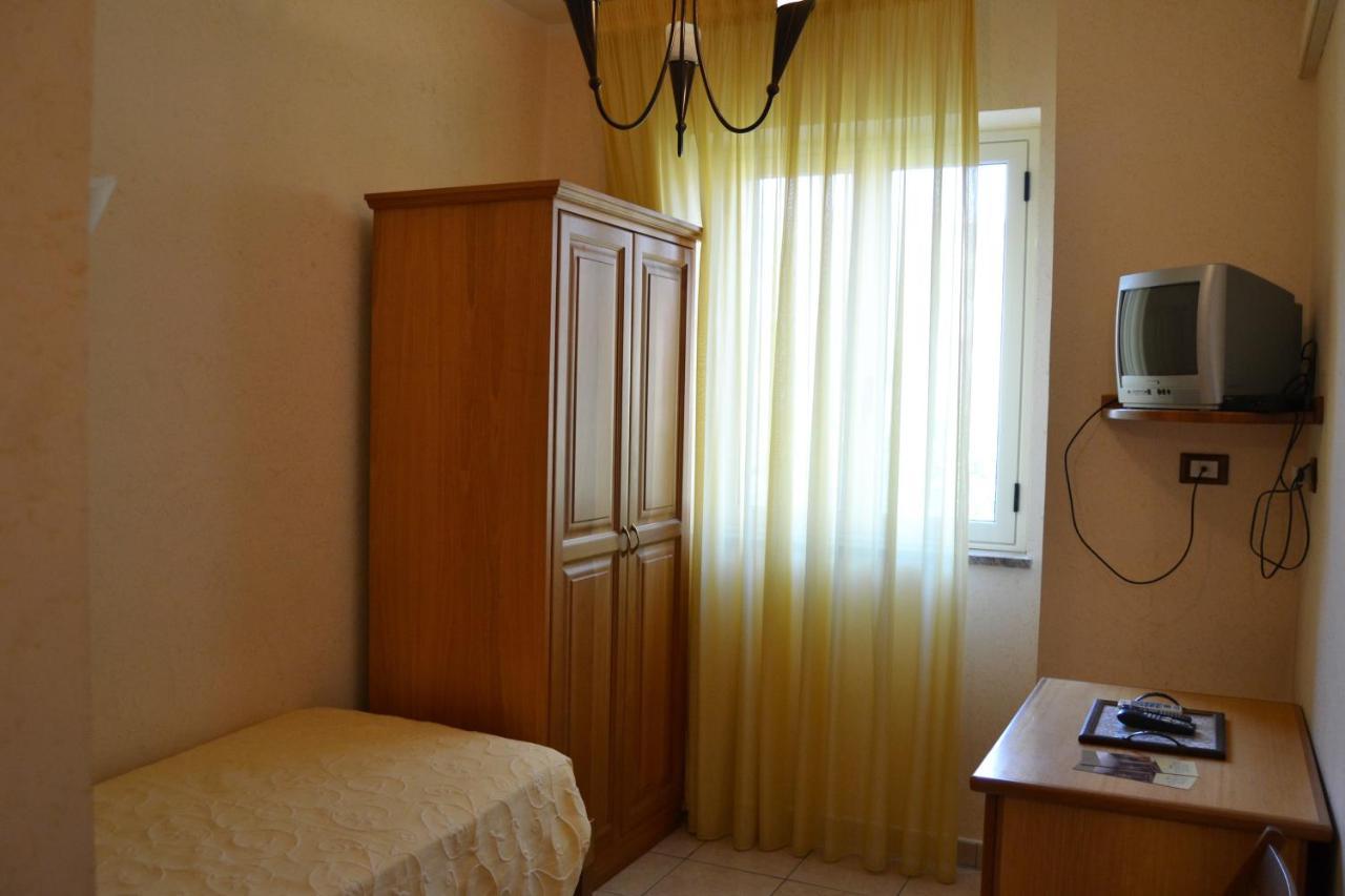 ג'יצריה Hotel Ristorante L'Avvenire חדר תמונה