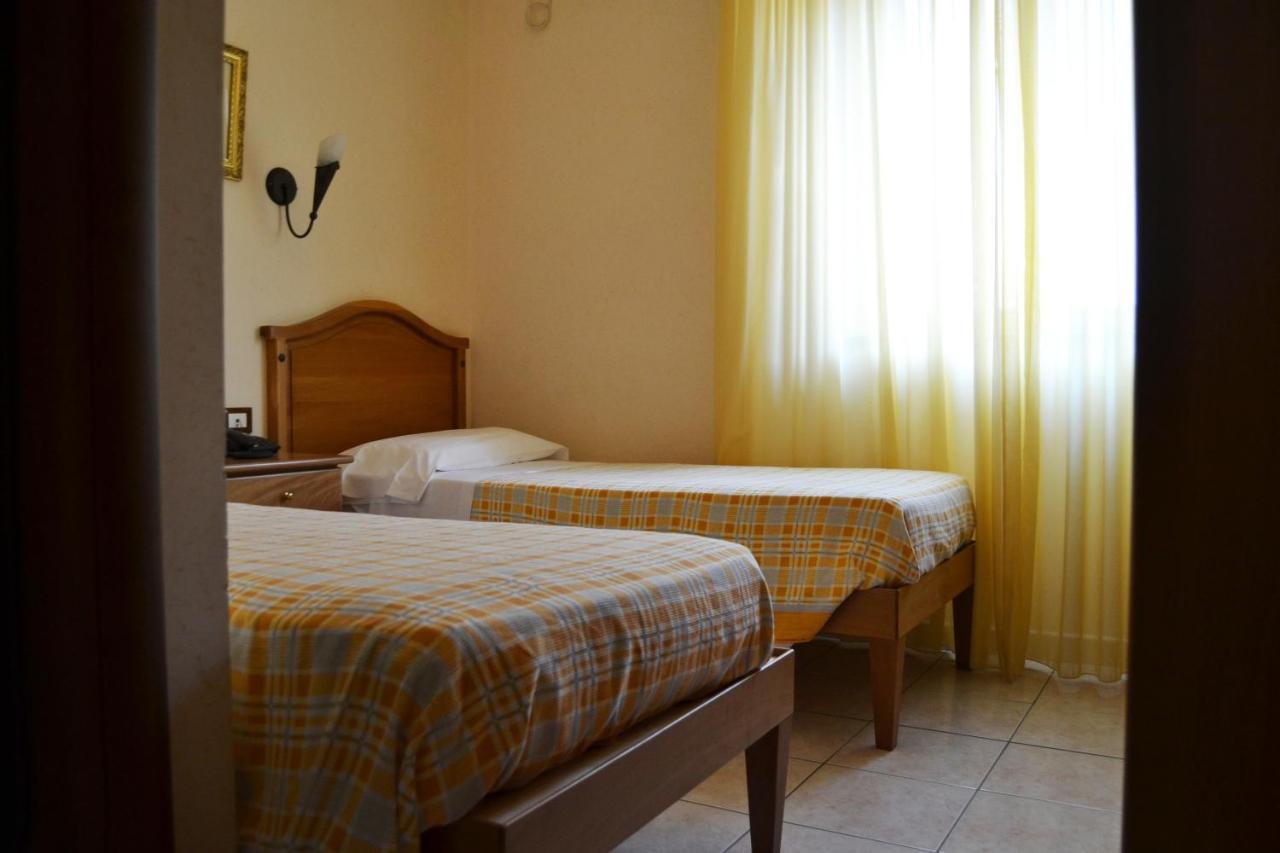 ג'יצריה Hotel Ristorante L'Avvenire חדר תמונה