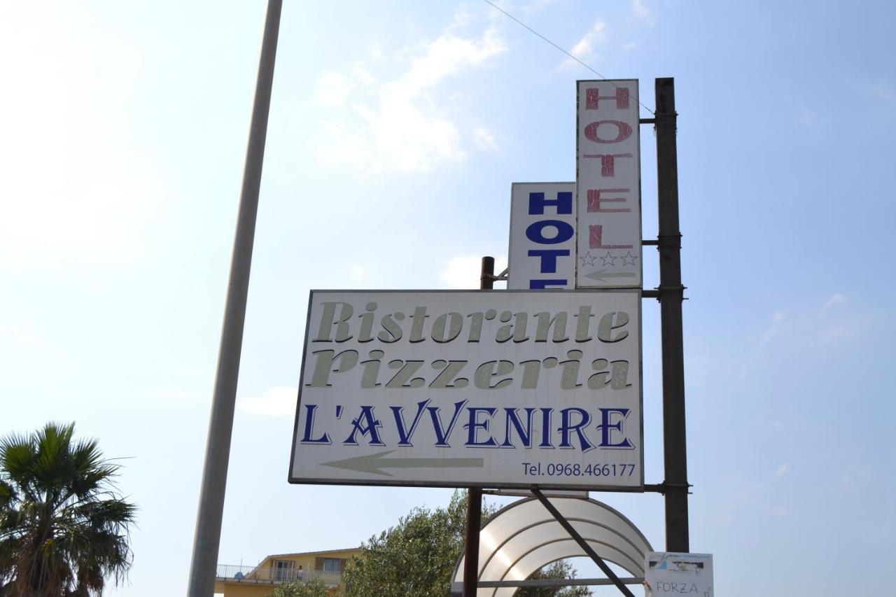 ג'יצריה Hotel Ristorante L'Avvenire מראה חיצוני תמונה