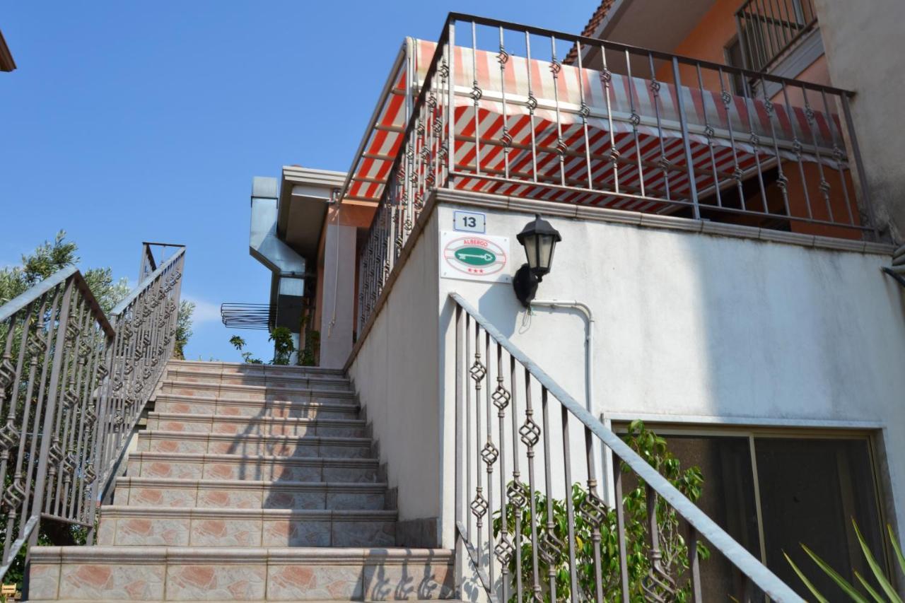 ג'יצריה Hotel Ristorante L'Avvenire מראה חיצוני תמונה