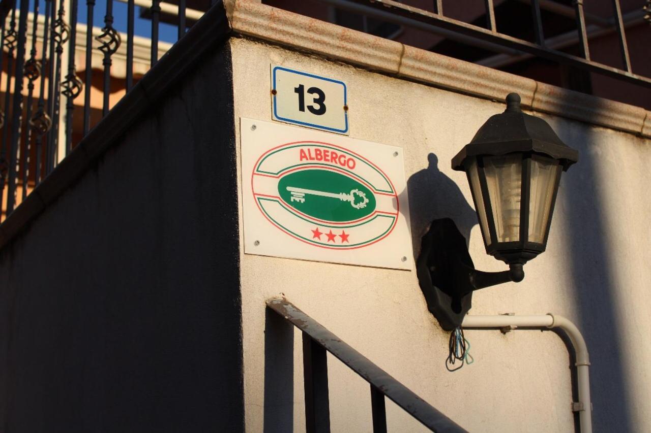 ג'יצריה Hotel Ristorante L'Avvenire מראה חיצוני תמונה