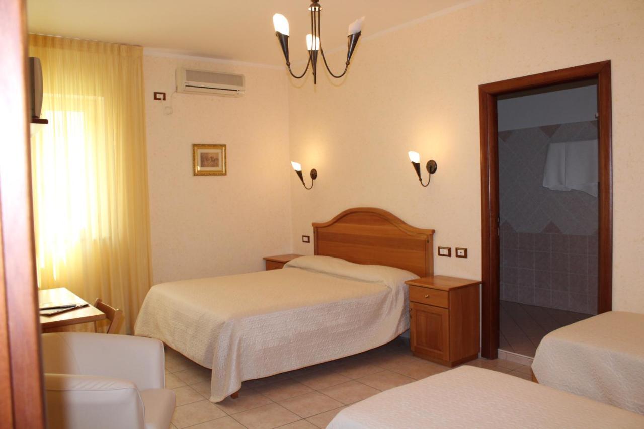 ג'יצריה Hotel Ristorante L'Avvenire מראה חיצוני תמונה