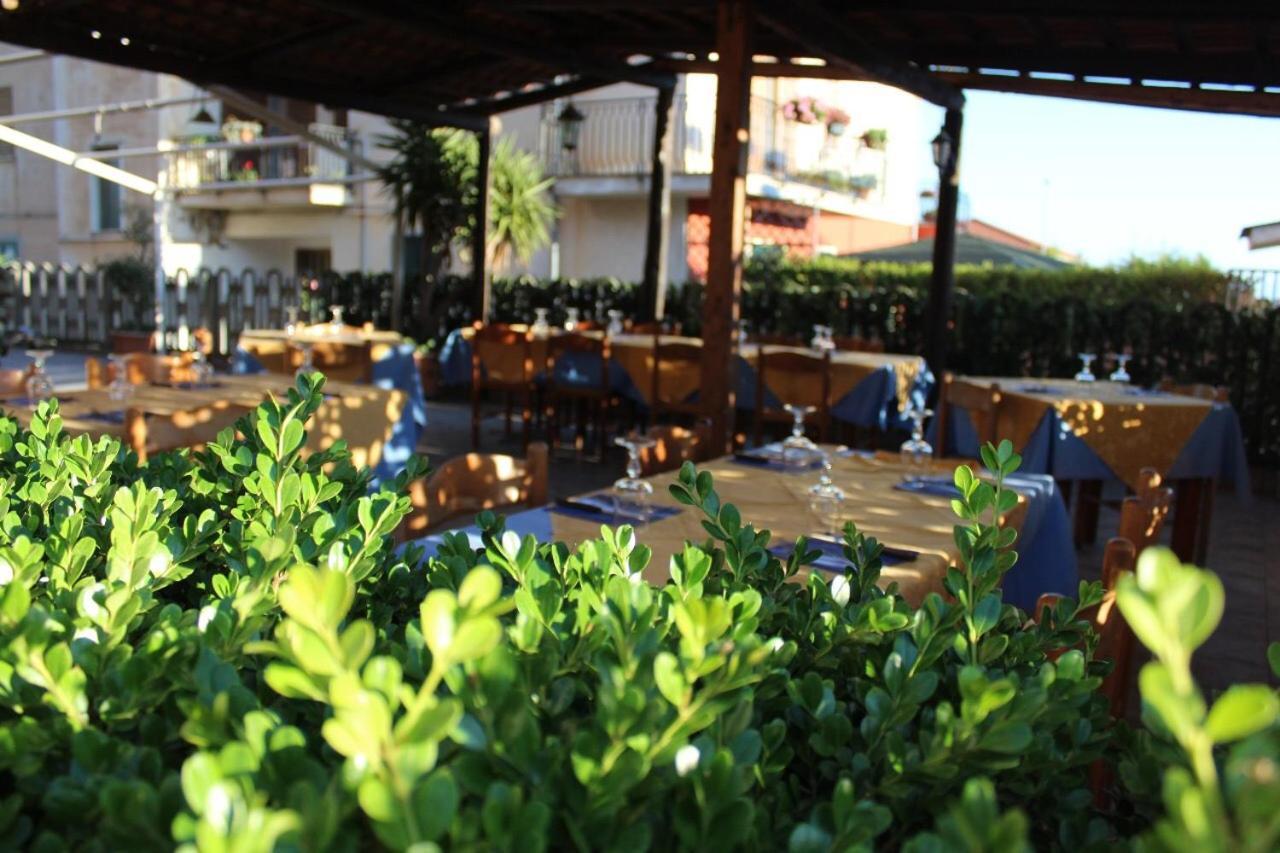 ג'יצריה Hotel Ristorante L'Avvenire מראה חיצוני תמונה