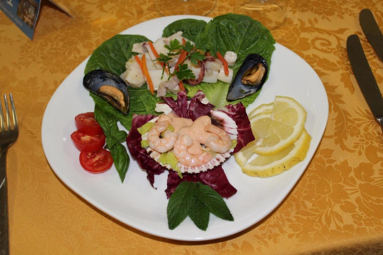 ג'יצריה Hotel Ristorante L'Avvenire מראה חיצוני תמונה