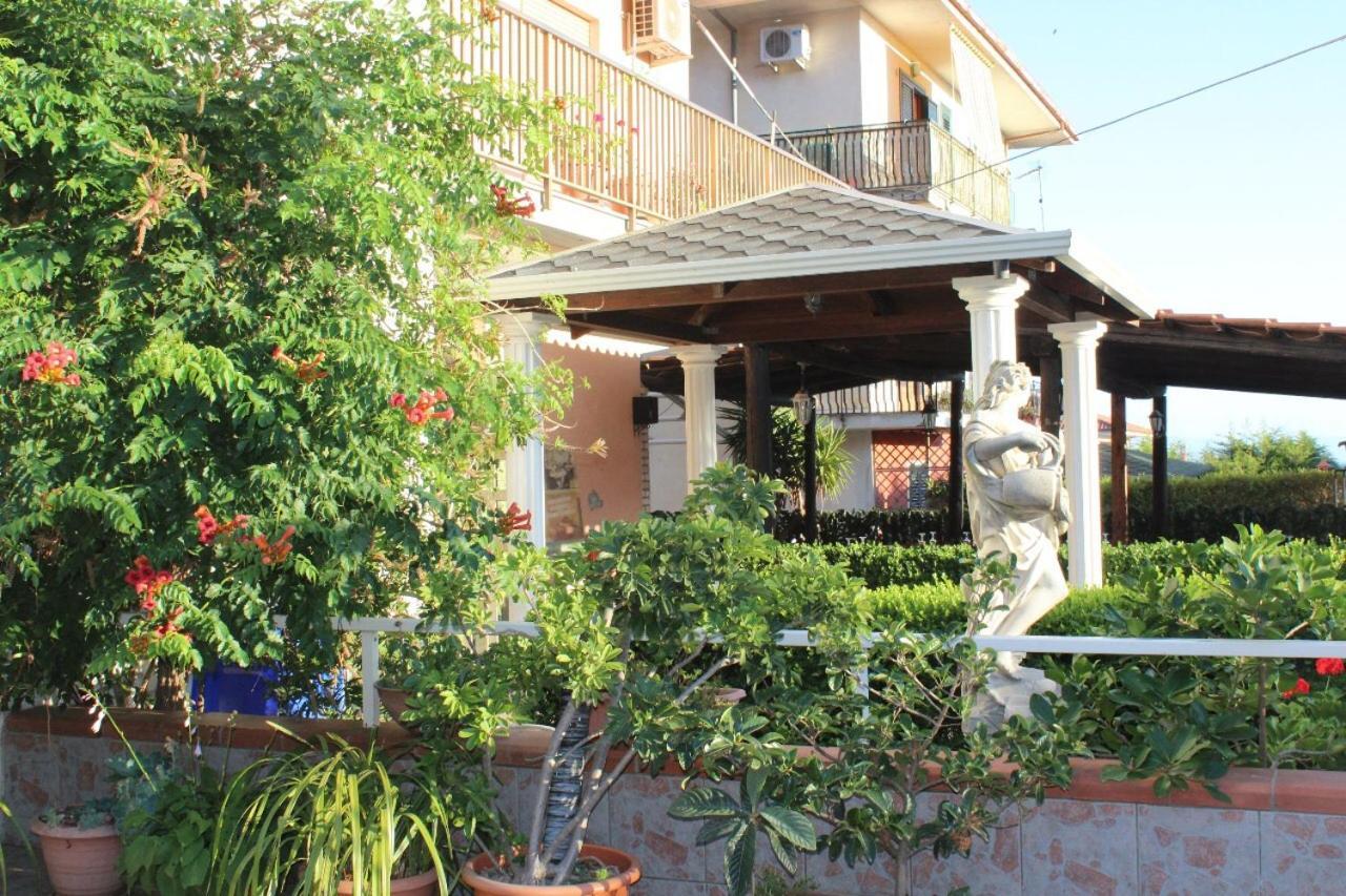 ג'יצריה Hotel Ristorante L'Avvenire מראה חיצוני תמונה