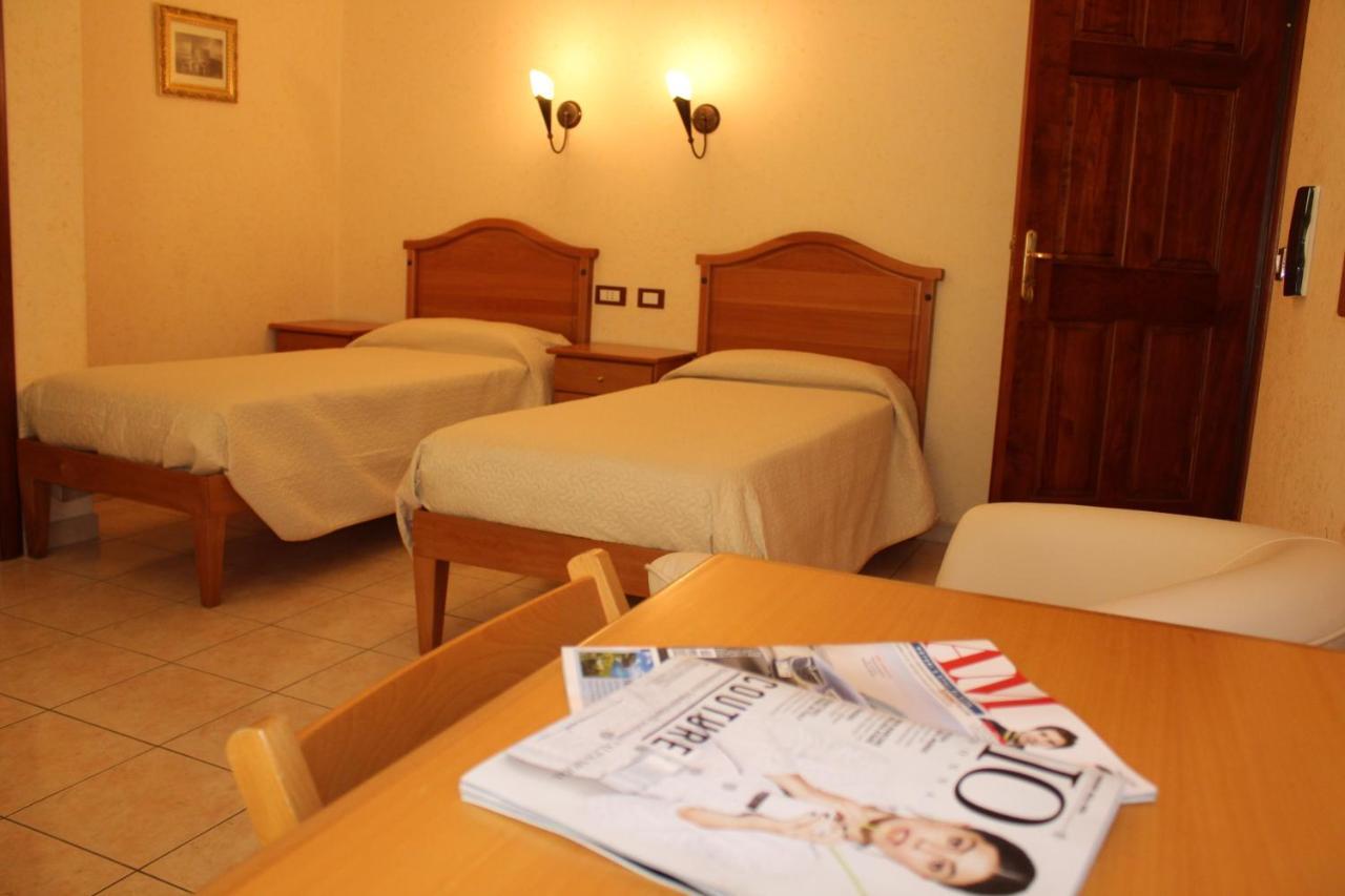 ג'יצריה Hotel Ristorante L'Avvenire מראה חיצוני תמונה