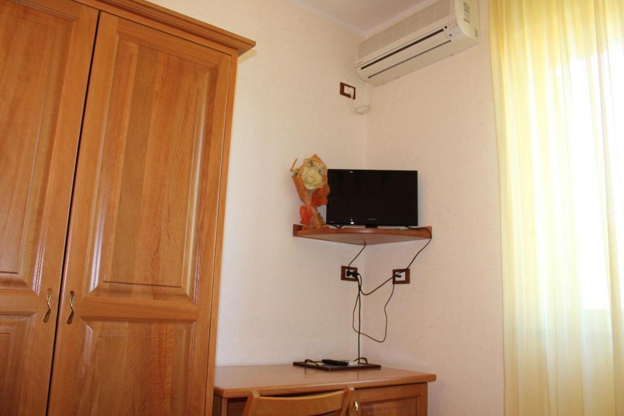 ג'יצריה Hotel Ristorante L'Avvenire מראה חיצוני תמונה