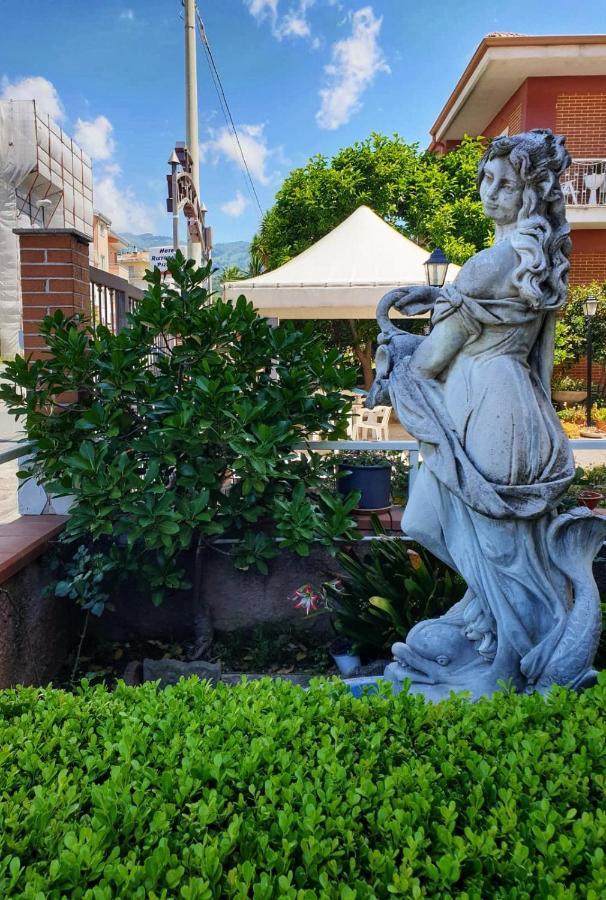 ג'יצריה Hotel Ristorante L'Avvenire מראה חיצוני תמונה