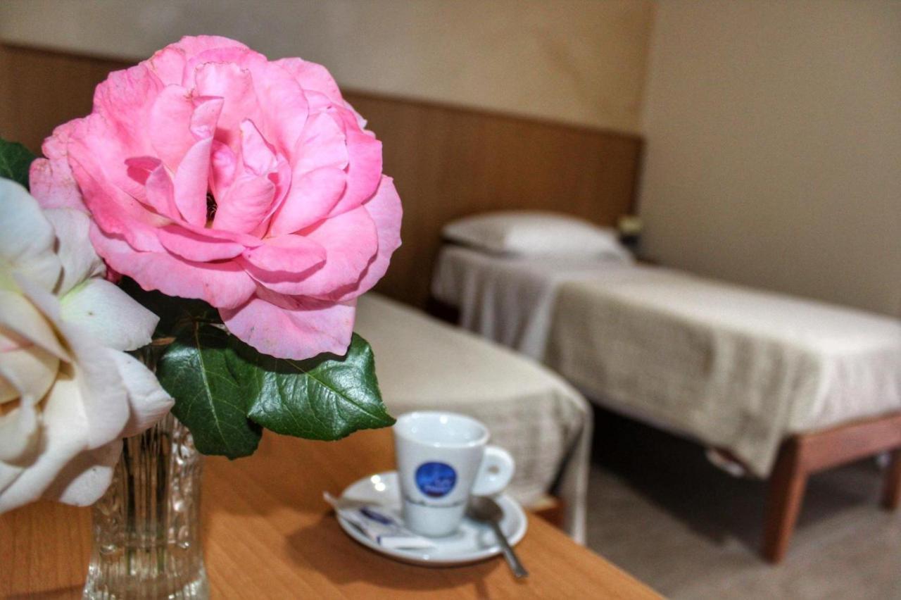 ג'יצריה Hotel Ristorante L'Avvenire מראה חיצוני תמונה