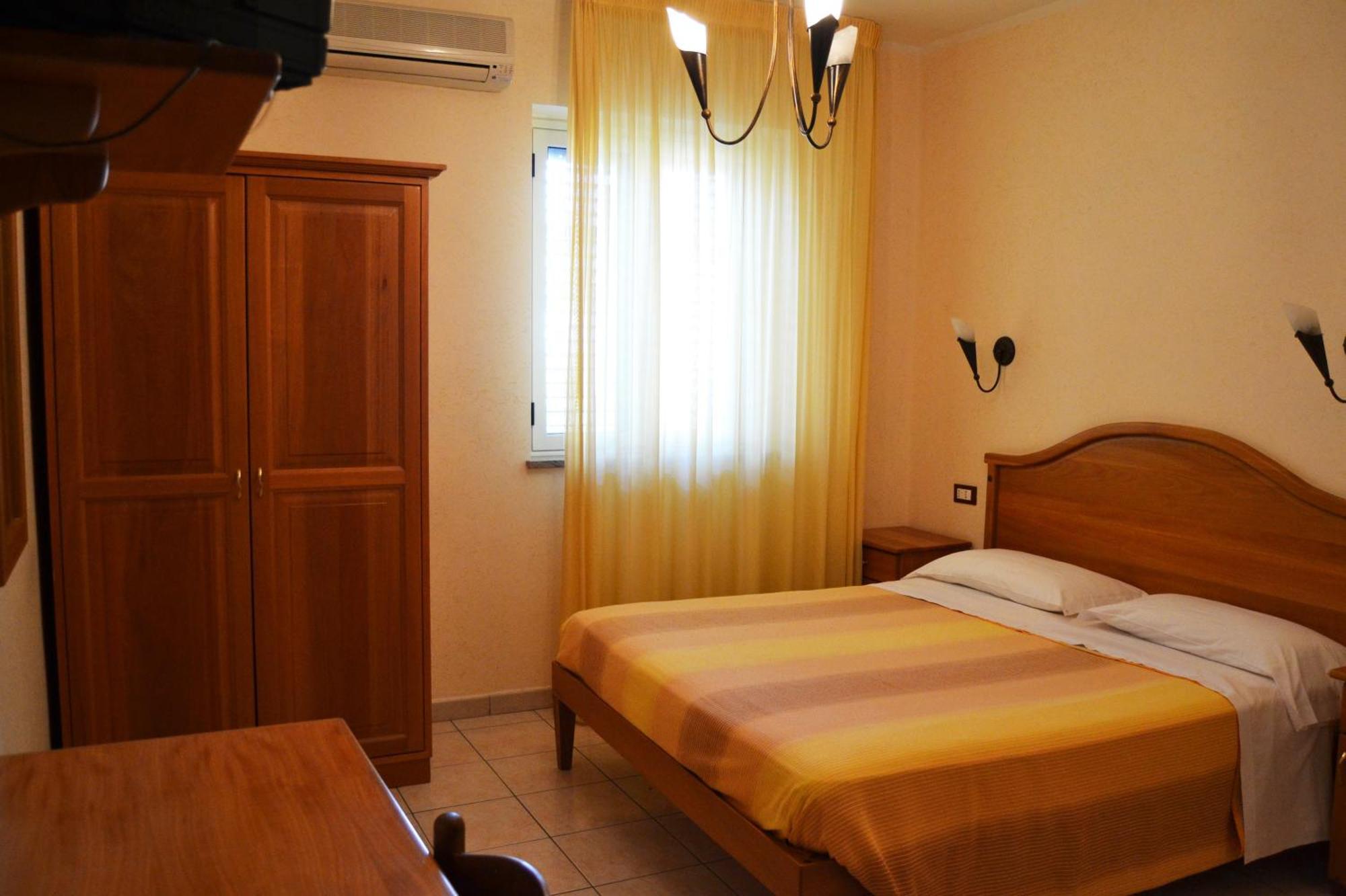 ג'יצריה Hotel Ristorante L'Avvenire חדר תמונה